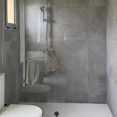 Flores - Private Pool 度假居 *