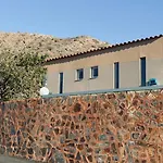 Flores - Private Pool 度假居 *